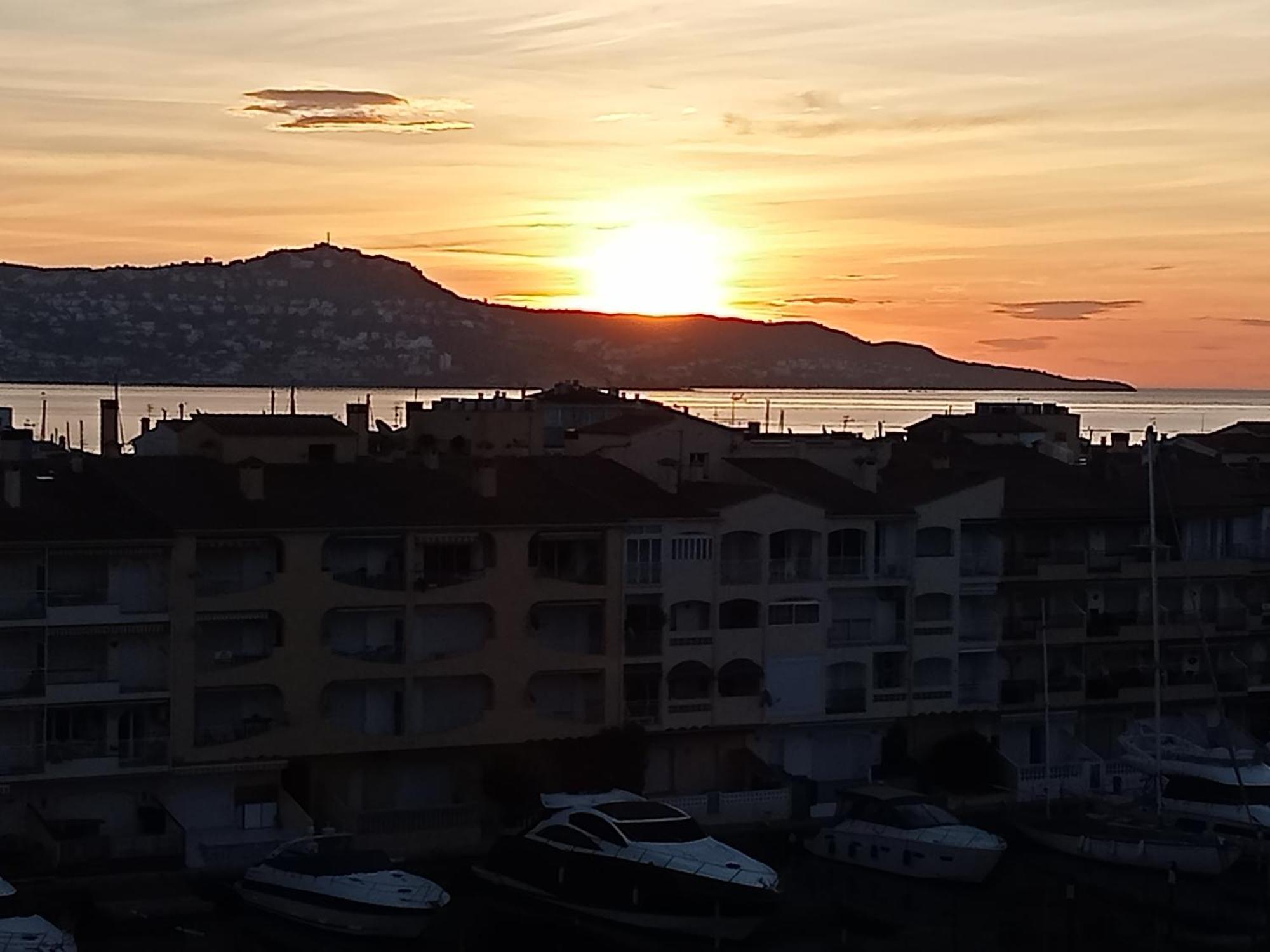 Club Nautic 3 Apartment Empuriabrava Bagian luar foto